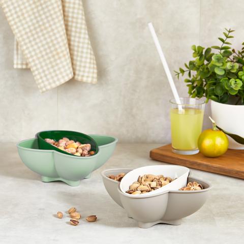 контейнер с разделами для орешков